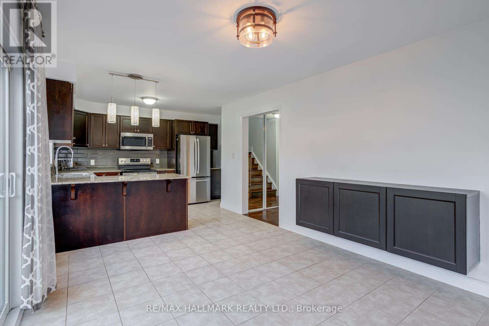 125 Faris Street, Bradford West Gwillimbury, Ontario  L3Z 0C6 - Photo 16 - N12479316