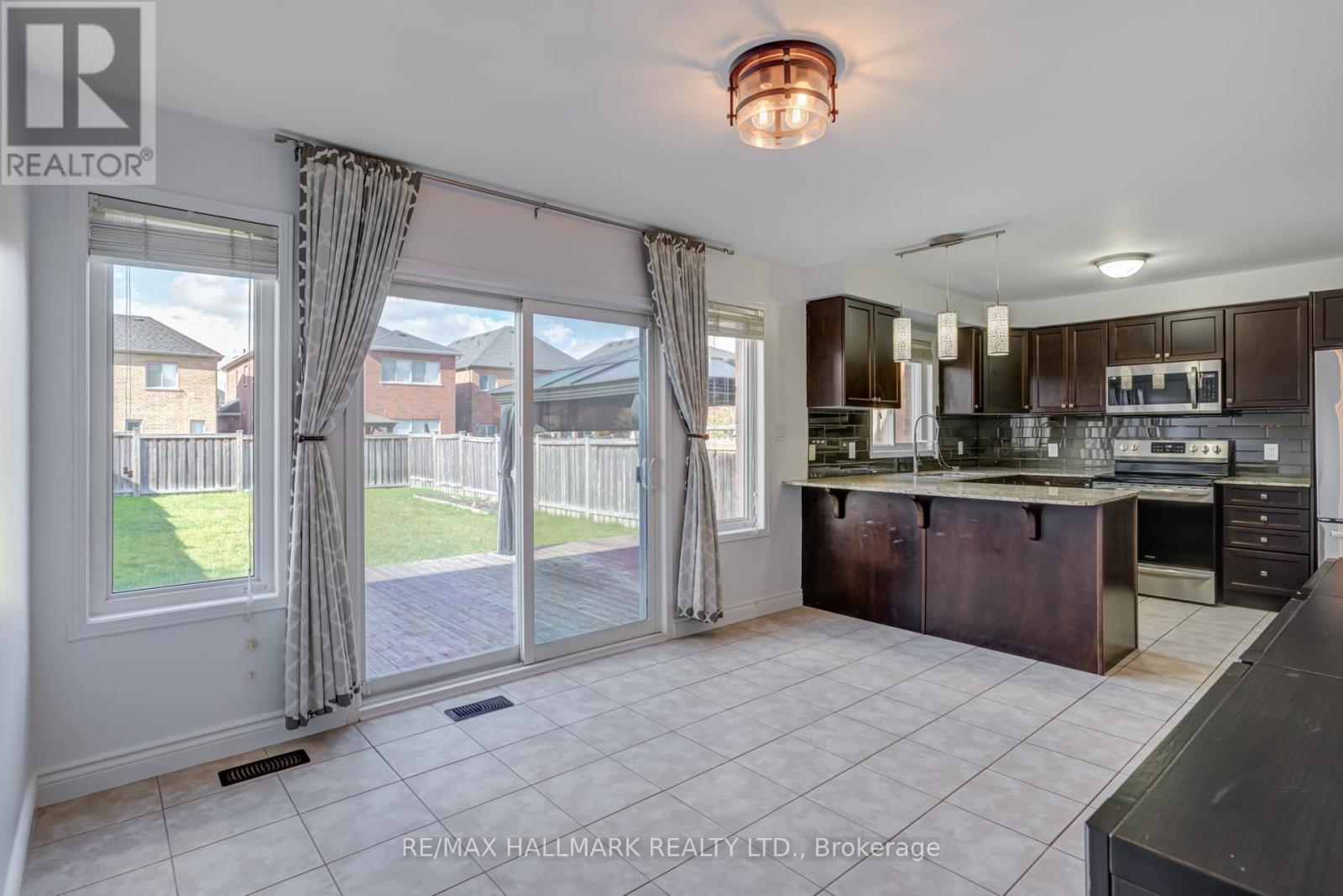 125 Faris Street, Bradford West Gwillimbury, Ontario  L3Z 0C6 - Photo 17 - N12479316