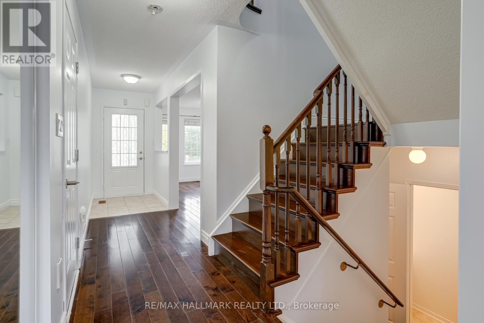 125 Faris Street, Bradford West Gwillimbury, Ontario  L3Z 0C6 - Photo 2 - N12479316