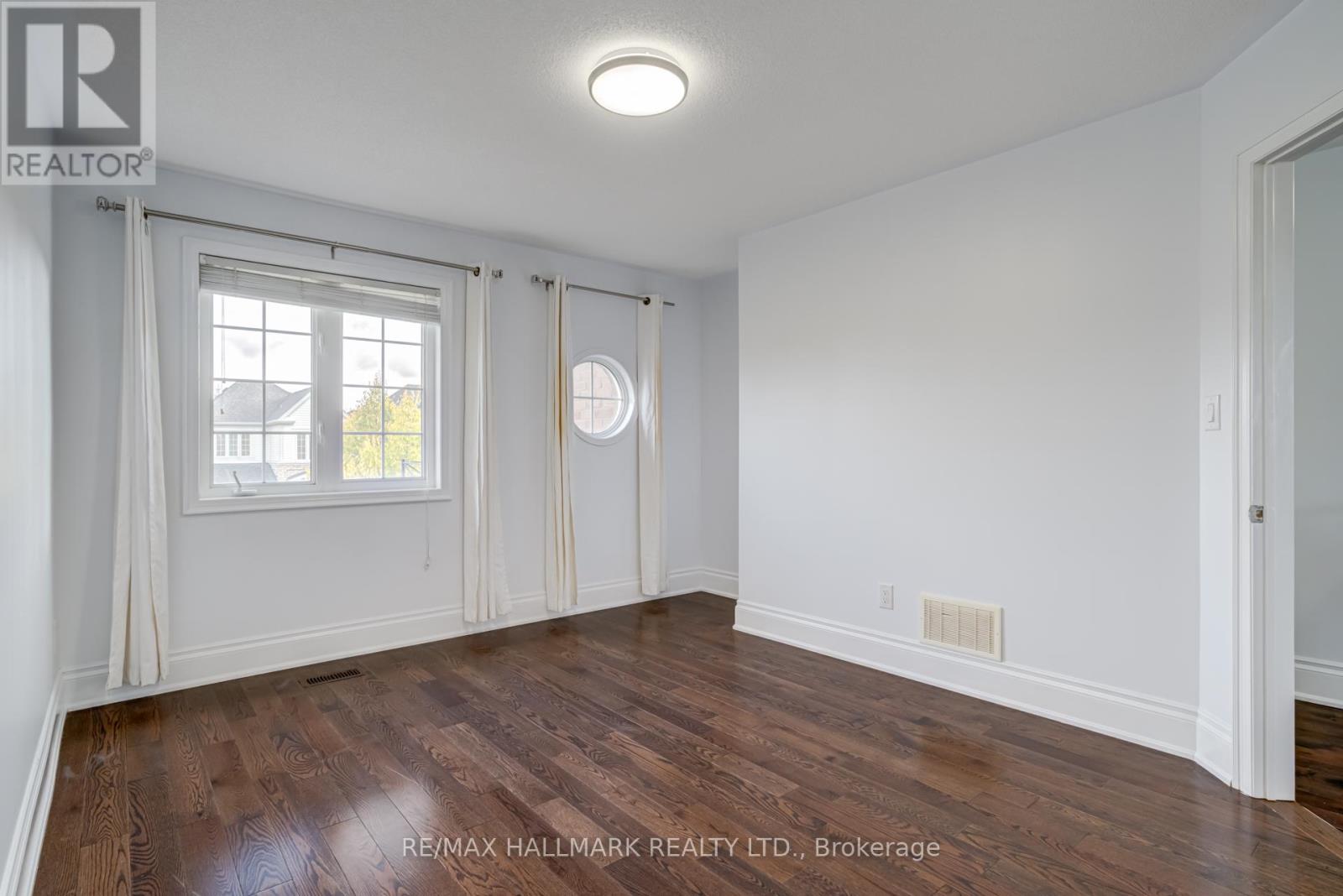 125 Faris Street, Bradford West Gwillimbury, Ontario  L3Z 0C6 - Photo 32 - N12479316
