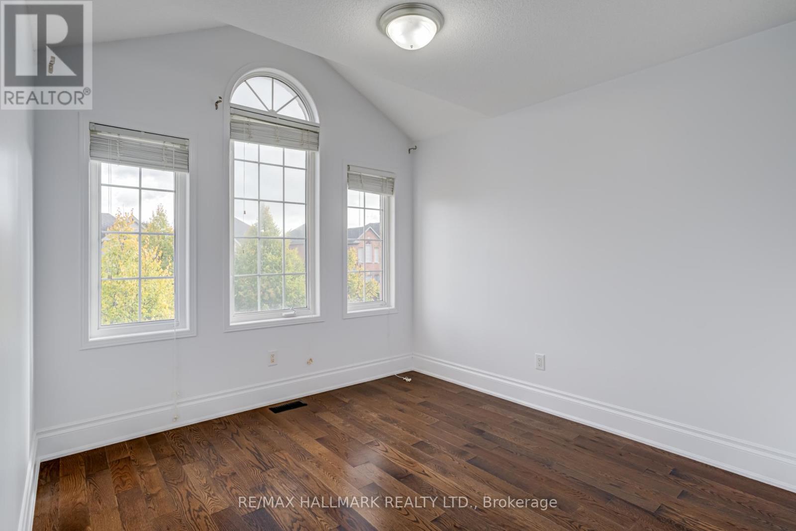 125 Faris Street, Bradford West Gwillimbury, Ontario  L3Z 0C6 - Photo 34 - N12479316