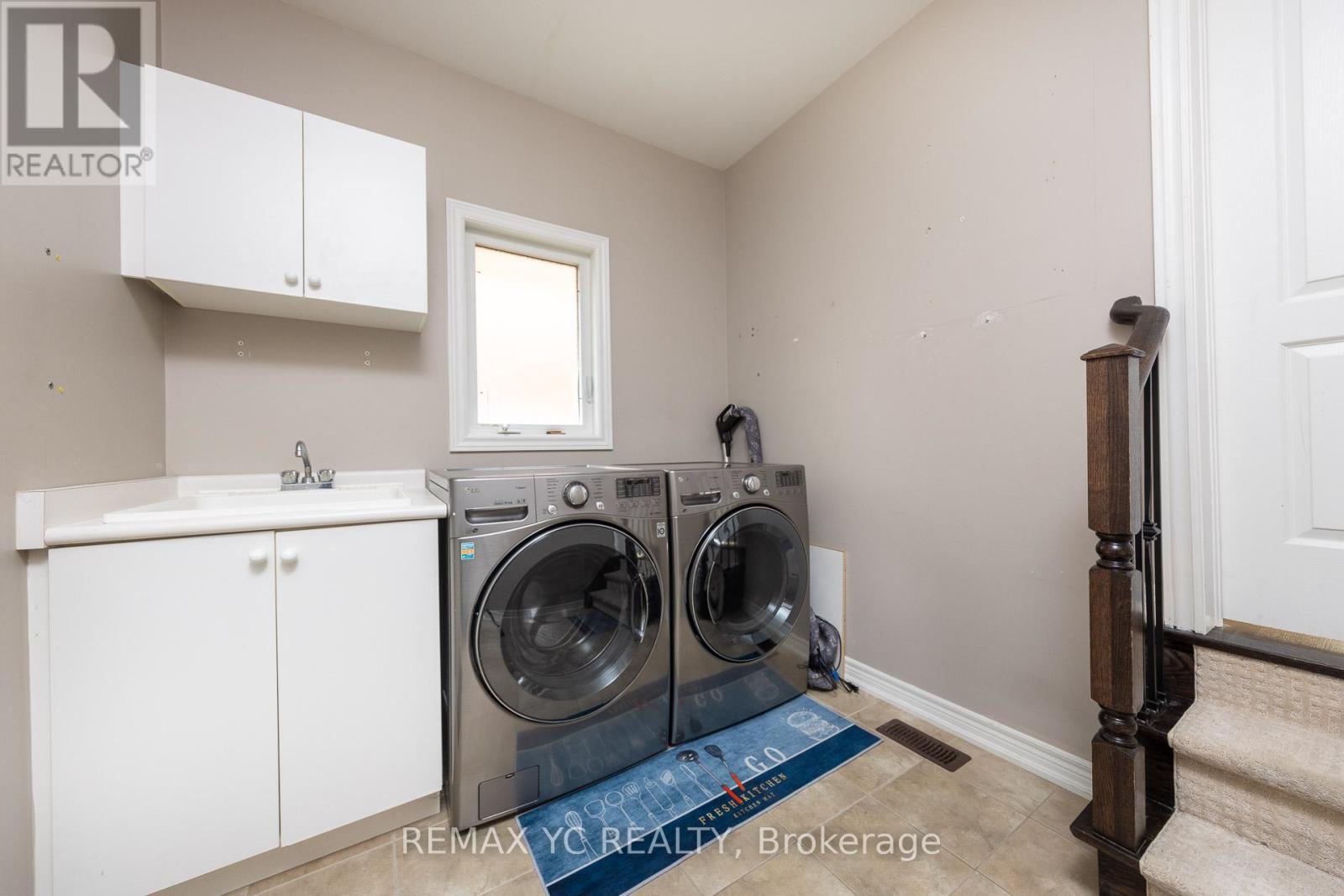 7 Riverhill Drive, Vaughan, Ontario  L6A 0P2 - Photo 19 - N12479321