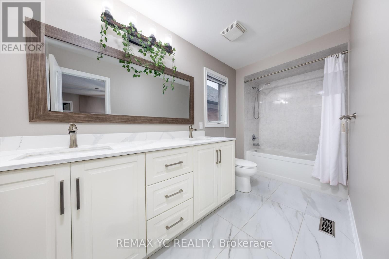 7 Riverhill Drive, Vaughan, Ontario  L6A 0P2 - Photo 28 - N12479321