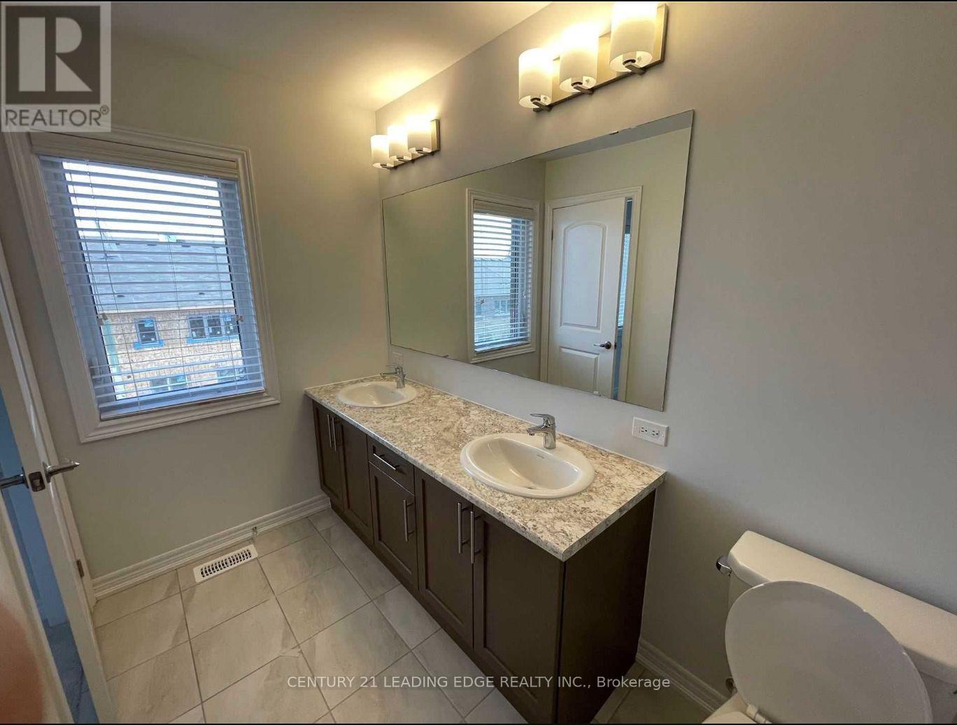 171 Lageer Drive, Whitchurch-Stouffville, Ontario  L4A 0M5 - Photo 11 - N12479329