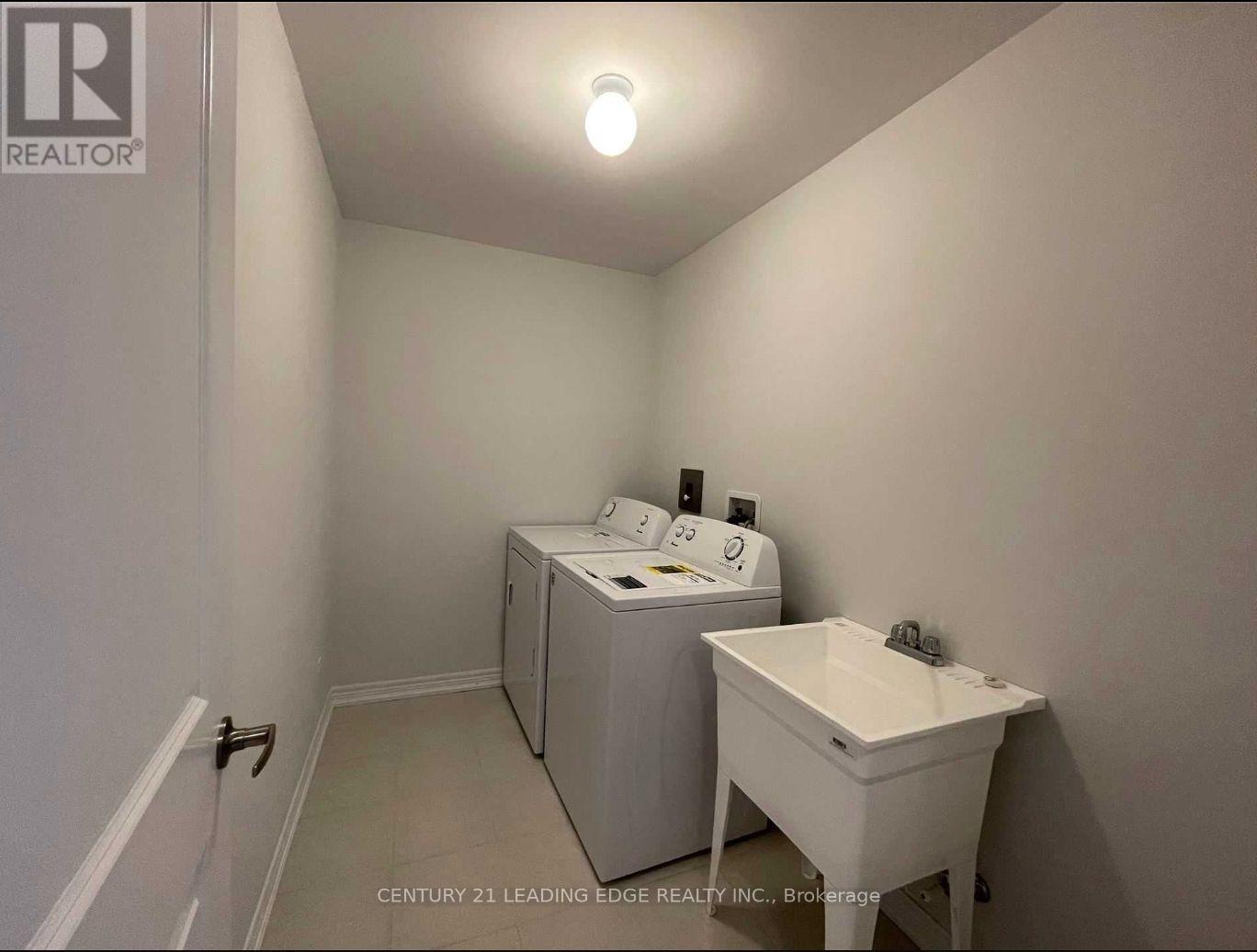 171 Lageer Drive, Whitchurch-Stouffville, Ontario  L4A 0M5 - Photo 12 - N12479329