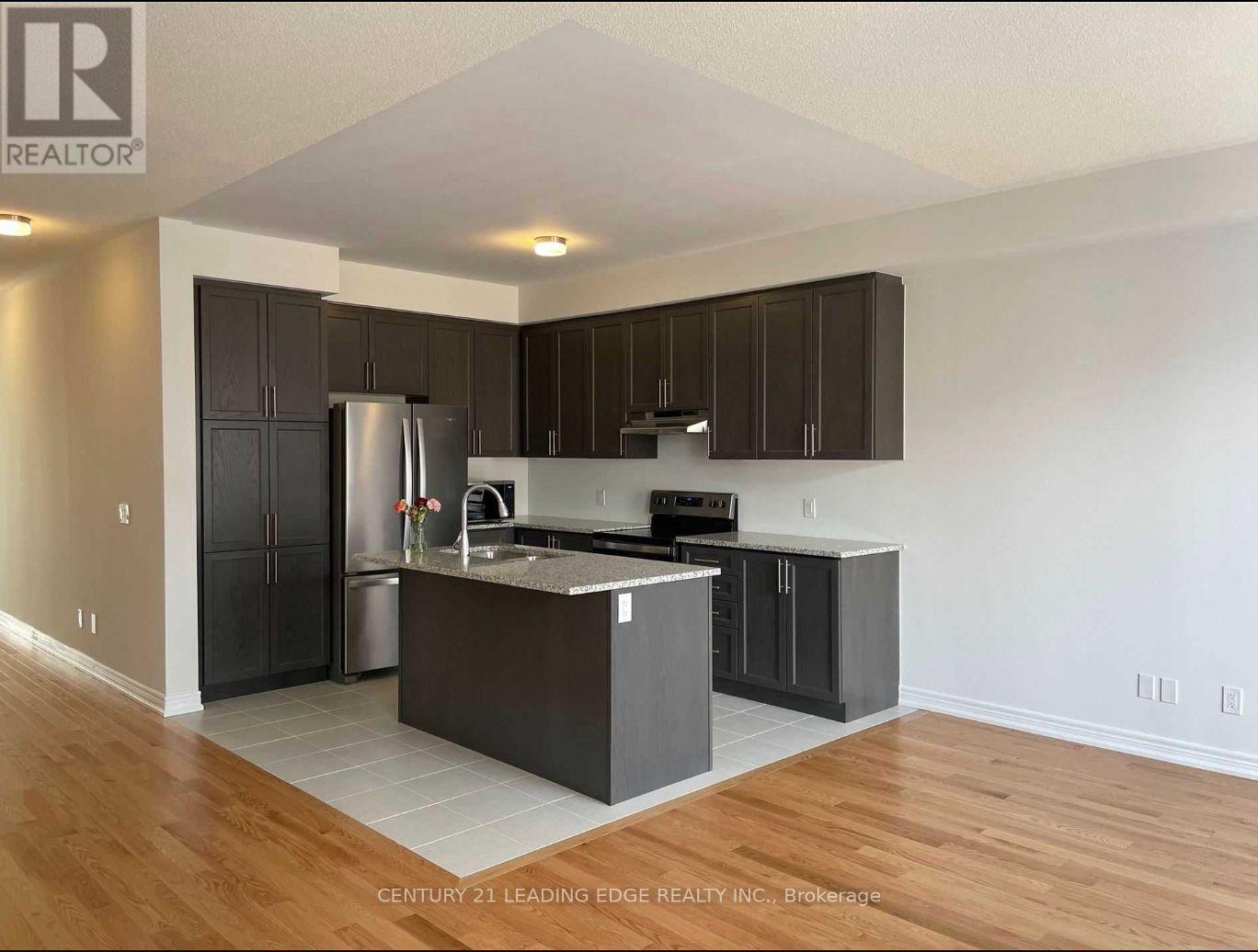 171 Lageer Drive, Whitchurch-Stouffville, Ontario  L4A 0M5 - Photo 5 - N12479329