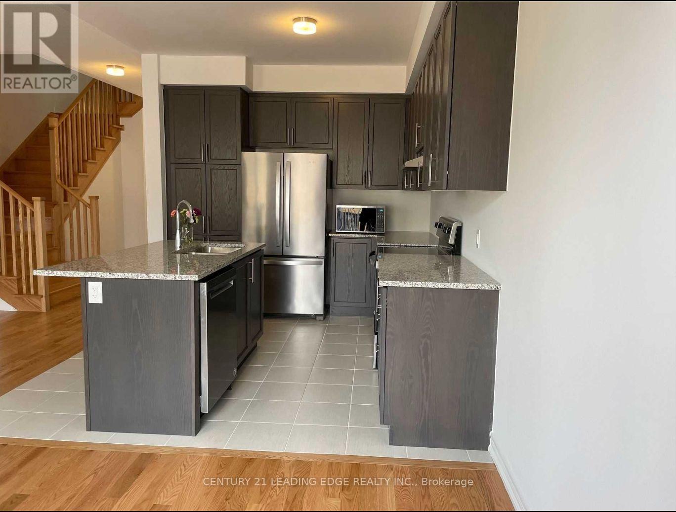 171 Lageer Drive, Whitchurch-Stouffville, Ontario  L4A 0M5 - Photo 7 - N12479329