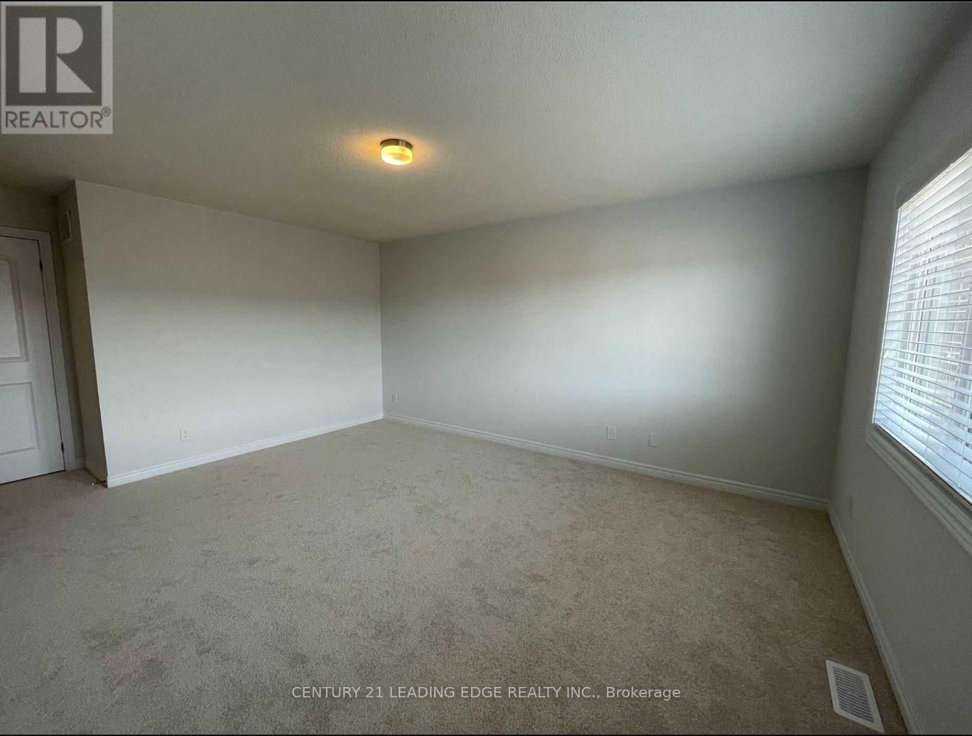 171 Lageer Drive, Whitchurch-Stouffville, Ontario  L4A 0M5 - Photo 9 - N12479329
