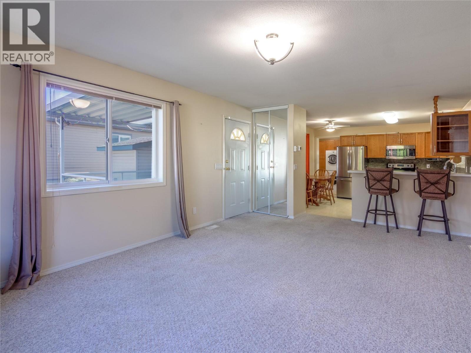 670 Mccurdy Road Unit# 4, Kelowna, British Columbia  V1X 2P5 - Photo 3 - 10366603