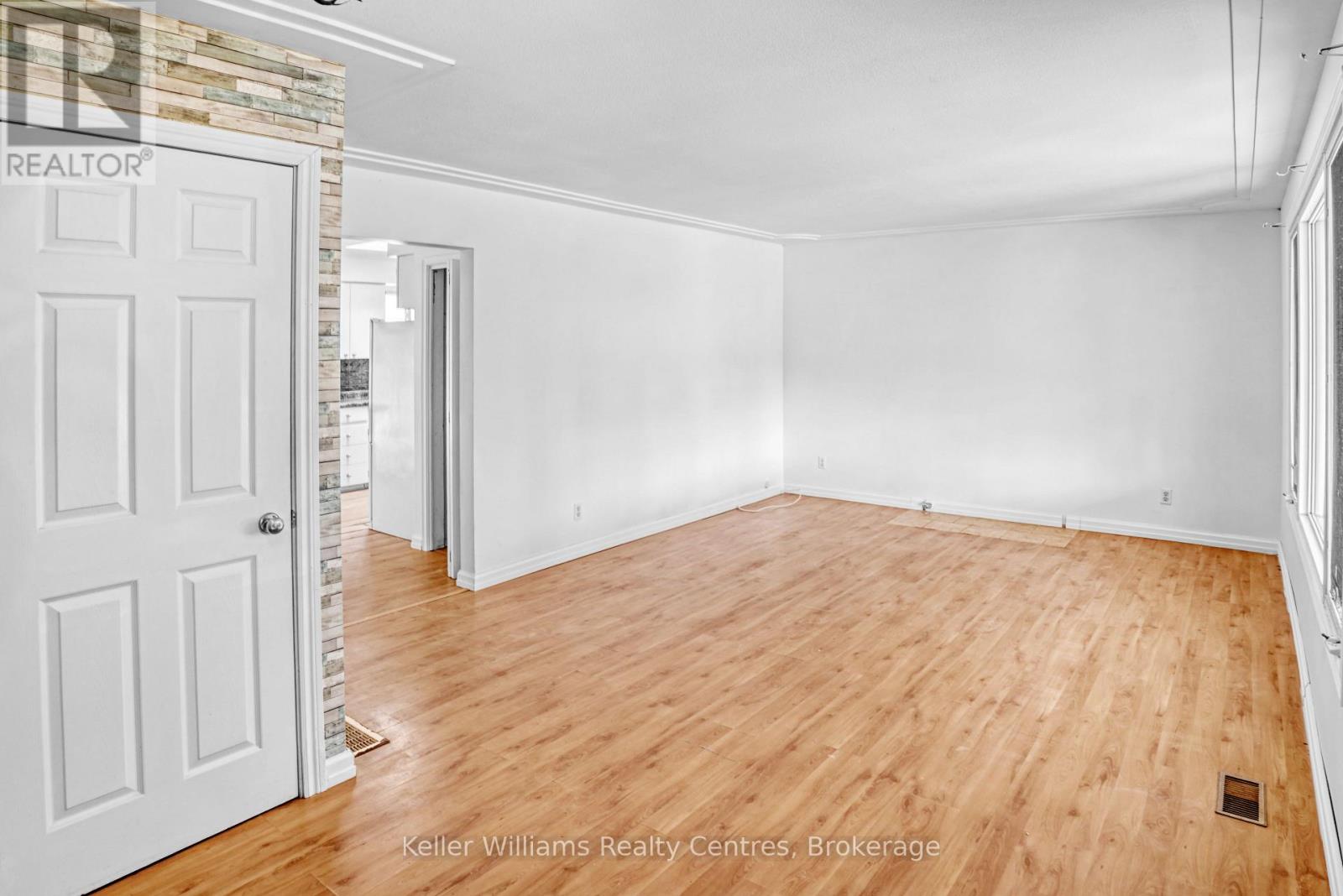 470 7th Street, Hanover, Ontario  N4N 2J4 - Photo 13 - X12479426