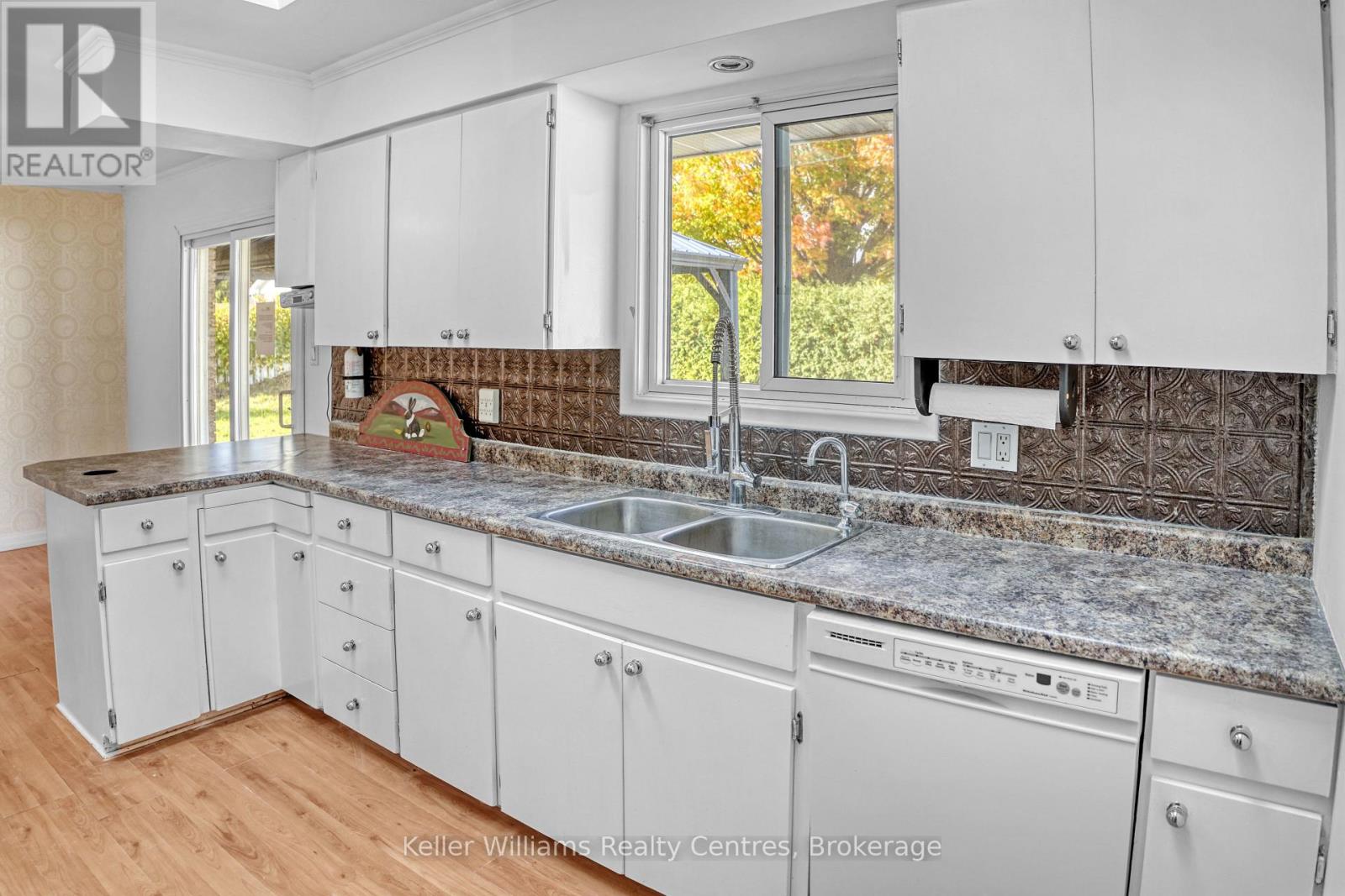 470 7th Street, Hanover, Ontario  N4N 2J4 - Photo 16 - X12479426