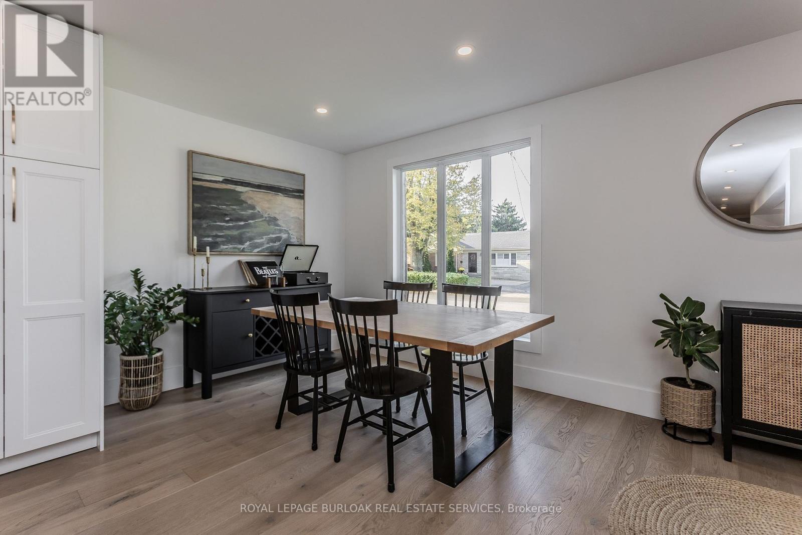 333 St Paul Street, Burlington, Ontario  L7R 3K2 - Photo 11 - W12479284