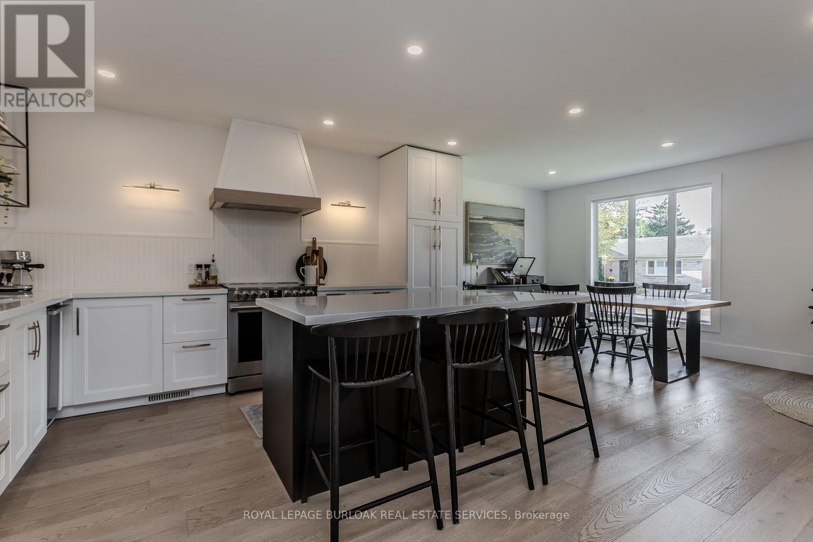 333 St Paul Street, Burlington, Ontario  L7R 3K2 - Photo 7 - W12479284