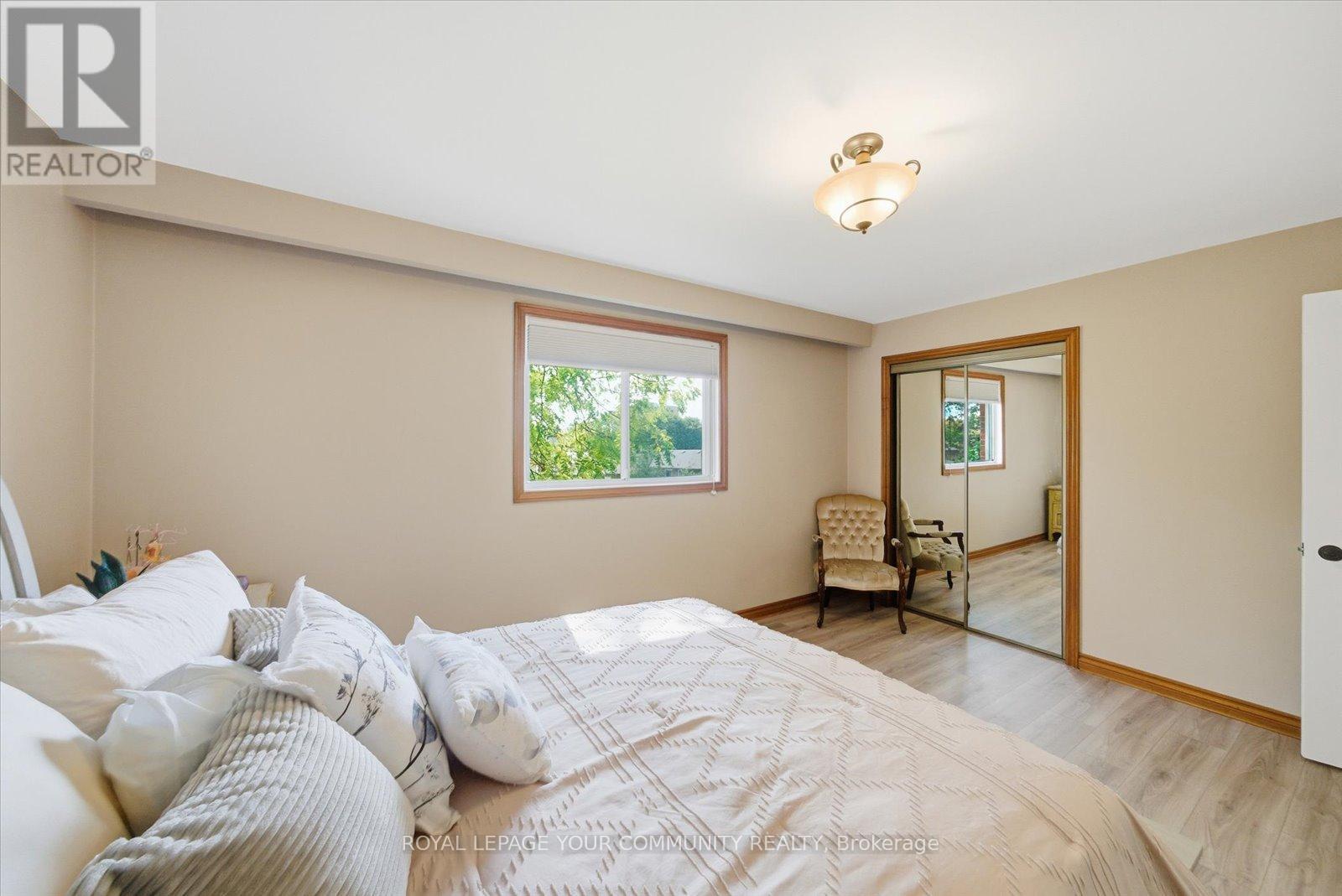 35 Sunvale Drive, Toronto, Ontario  M9R 1Z4 - Photo 18 - W12479287