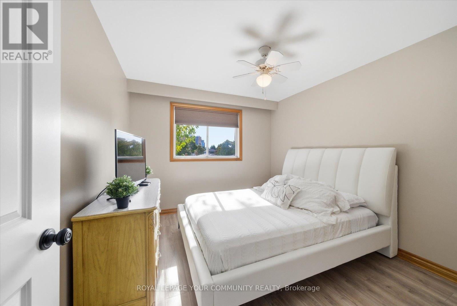 35 Sunvale Drive, Toronto, Ontario  M9R 1Z4 - Photo 19 - W12479287