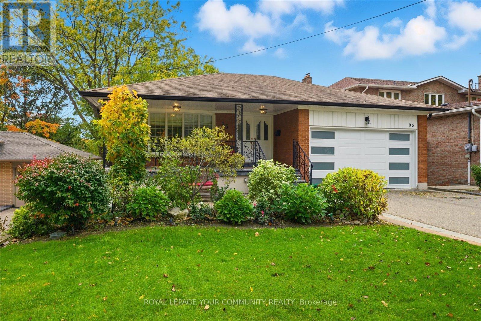 35 Sunvale Drive, Toronto, Ontario  M9R 1Z4 - Photo 3 - W12479287
