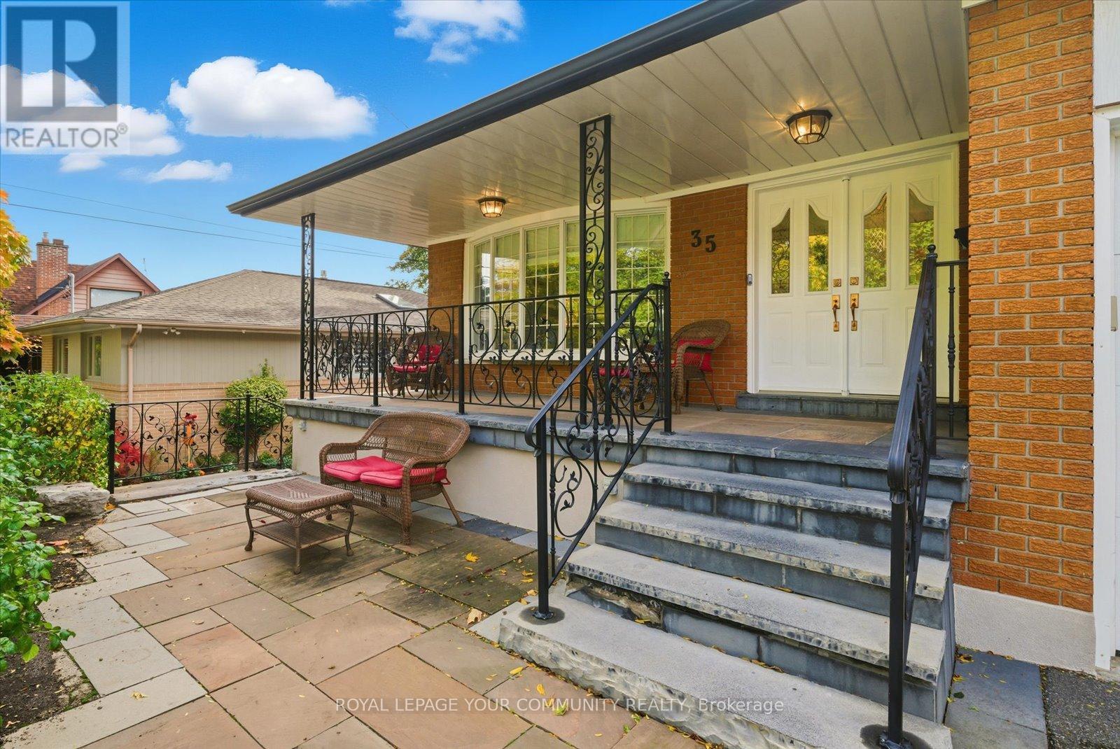 35 Sunvale Drive, Toronto, Ontario  M9R 1Z4 - Photo 5 - W12479287
