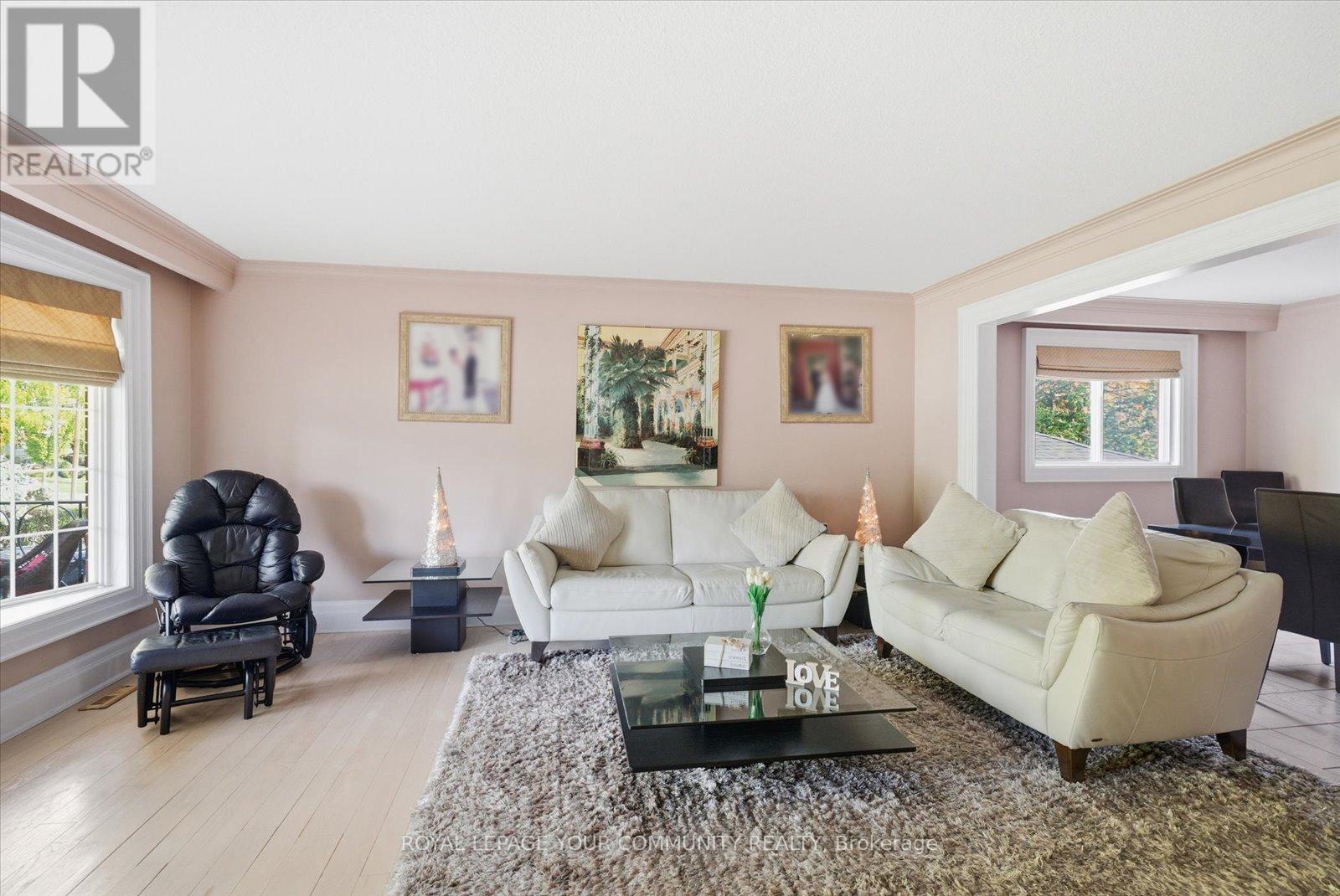 35 Sunvale Drive, Toronto, Ontario  M9R 1Z4 - Photo 8 - W12479287