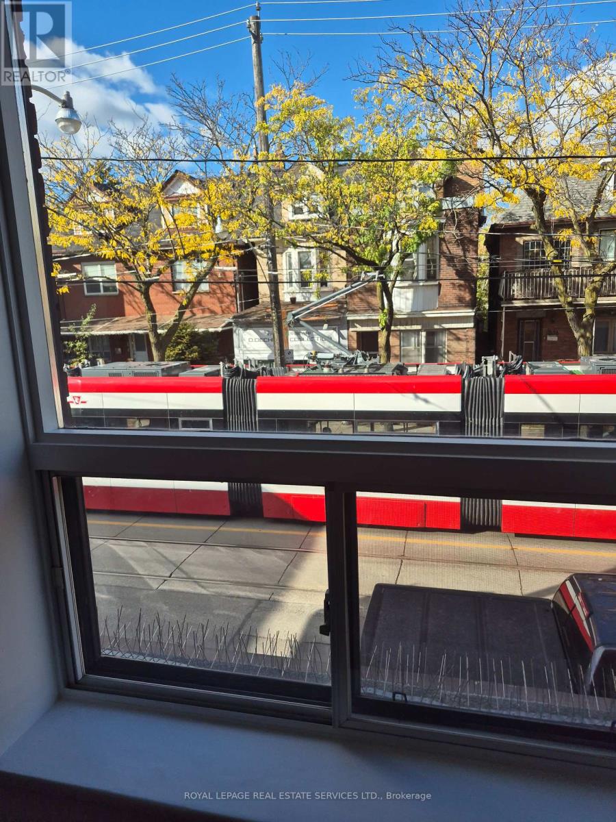 2nd Flr - 1073 College Street, Toronto, Ontario  M6H 1B2 - Photo 27 - C12478980