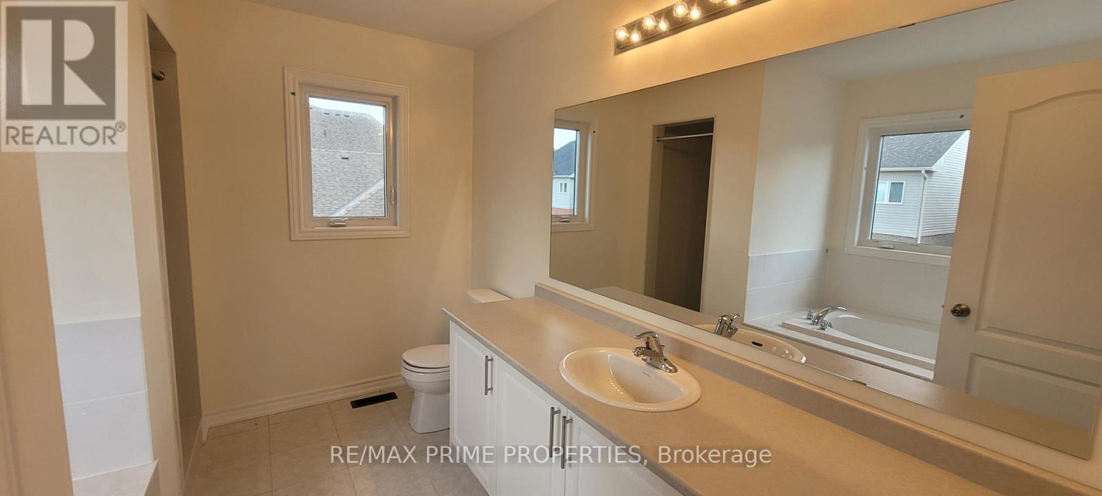 9 Grieves Street, Georgina, Ontario  L0E 1R0 - Photo 11 - N12473531