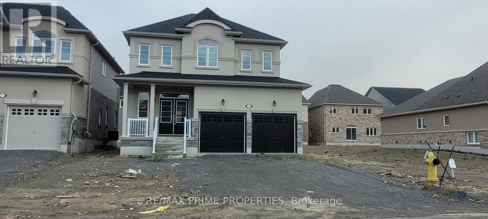 9 GRIEVES STREET, Georgina, Ontario