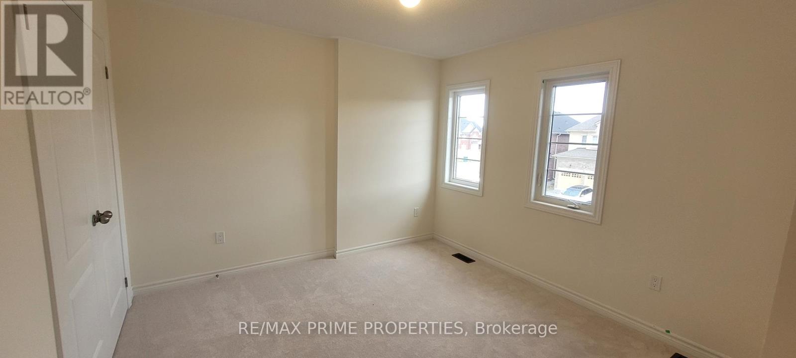 9 Grieves Street, Georgina, Ontario  L0E 1R0 - Photo 7 - N12473531