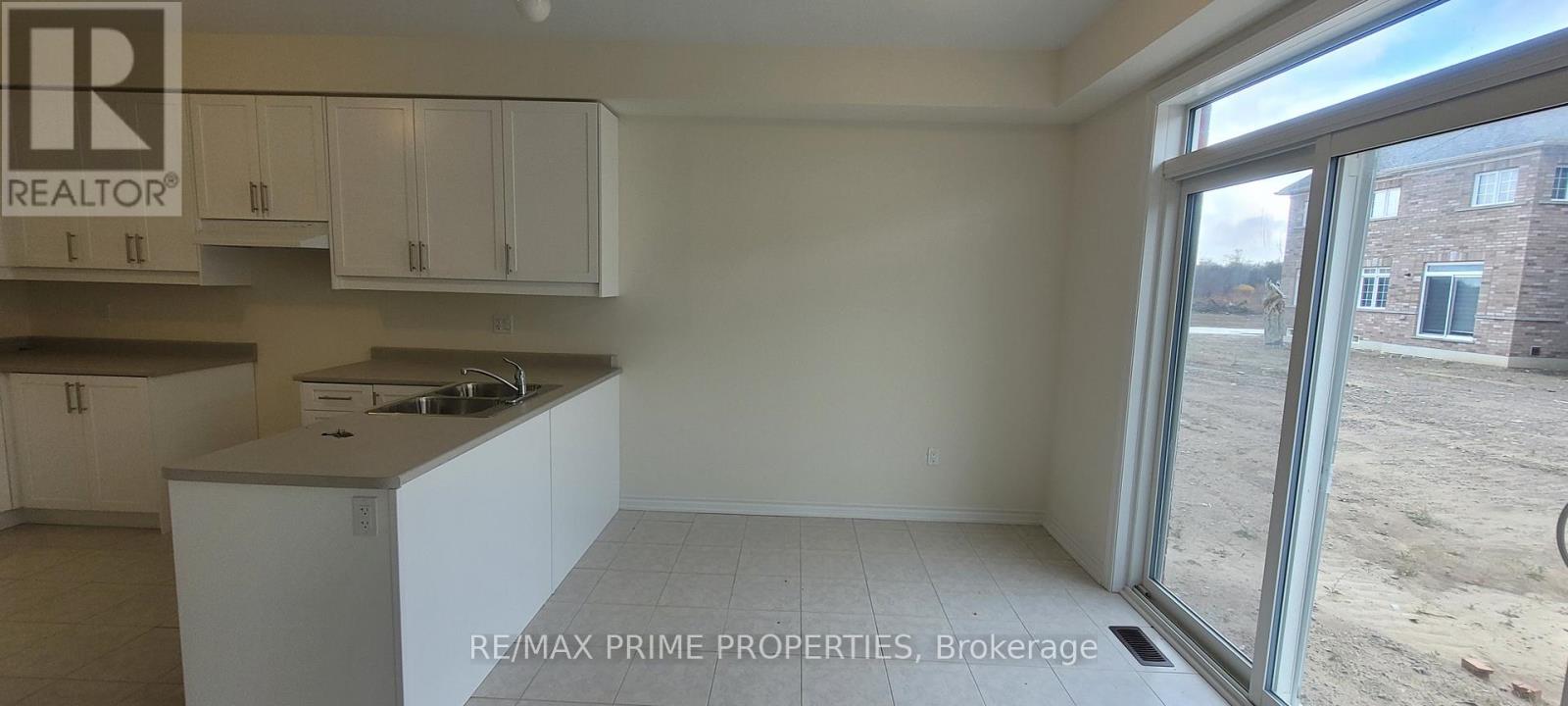 9 Grieves Street, Georgina, Ontario  L0E 1R0 - Photo 3 - N12473531