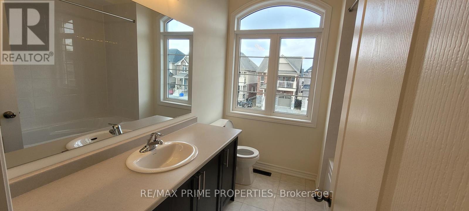 9 Grieves Street, Georgina, Ontario  L0E 1R0 - Photo 12 - N12473531