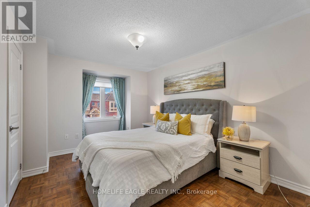 39 Pitney Avenue, Richmond Hill, Ontario  L4E 4Y5 - Photo 12 - N12479205