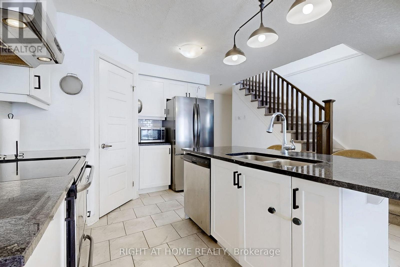 13 - 91 Poppy Drive E, Guelph, Ontario  N1L 0M6 - Photo 8 - X12472917