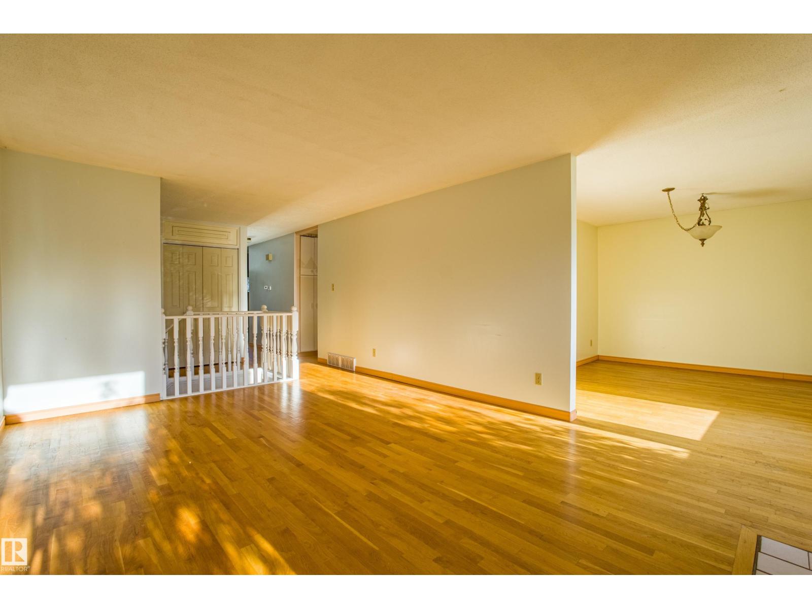 4051 120 St Nw, Edmonton, Alberta  T6J 1X7 - Photo 11 - E4463265