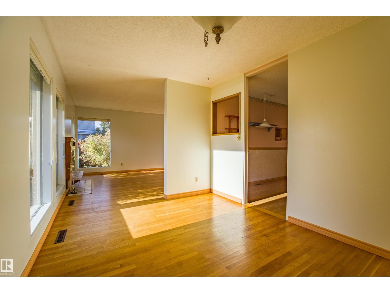 4051 120 St Nw, Edmonton, Alberta  T6J 1X7 - Photo 15 - E4463265