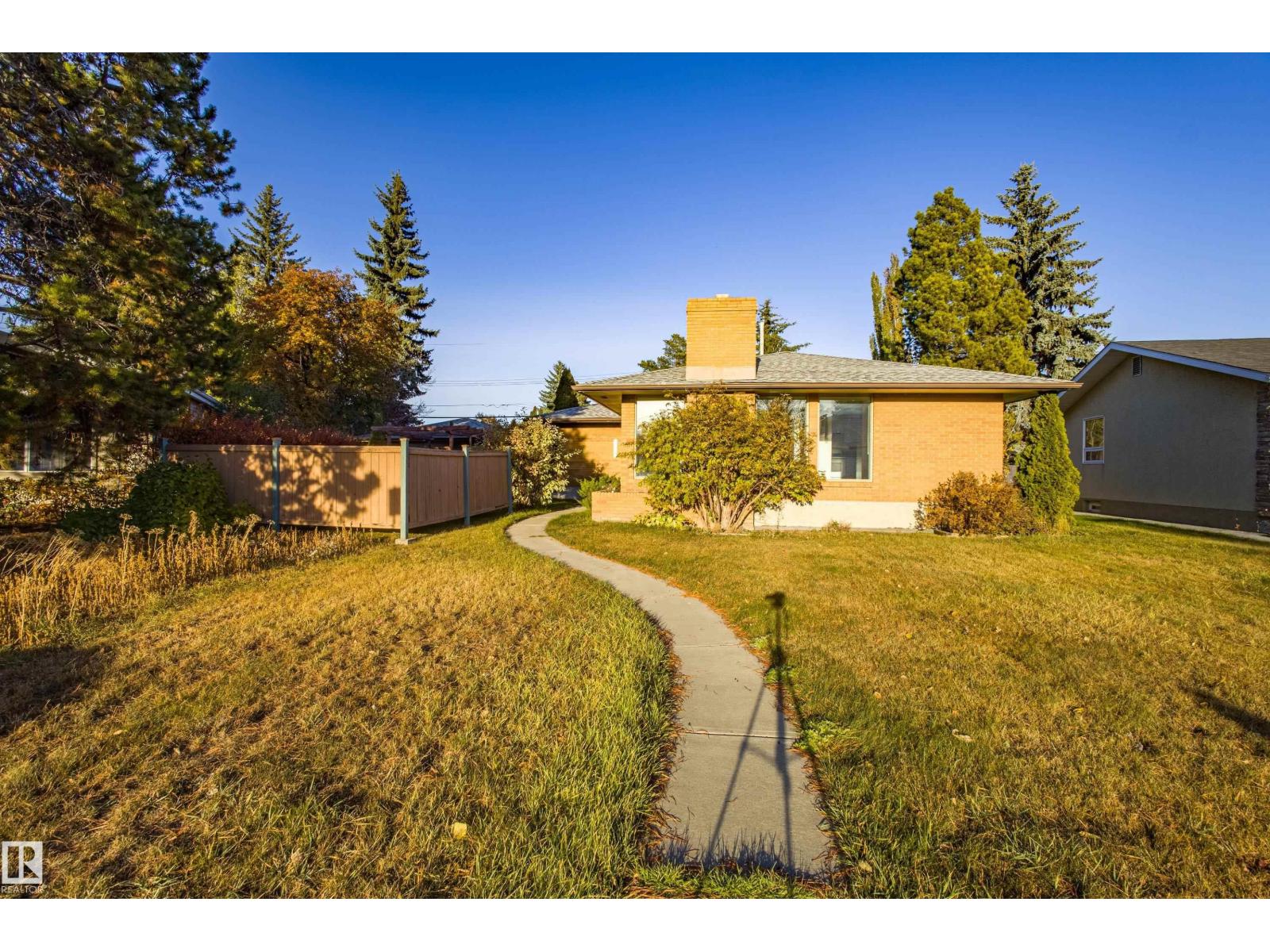 4051 120 St Nw, Edmonton, Alberta  T6J 1X7 - Photo 2 - E4463265