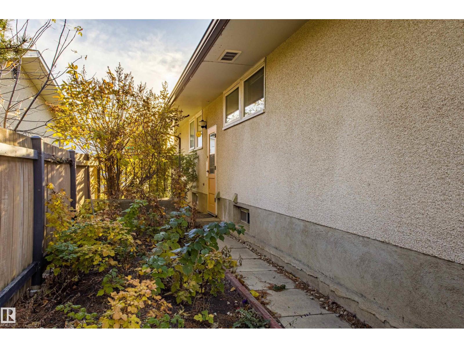 4051 120 St Nw, Edmonton, Alberta  T6J 1X7 - Photo 49 - E4463265