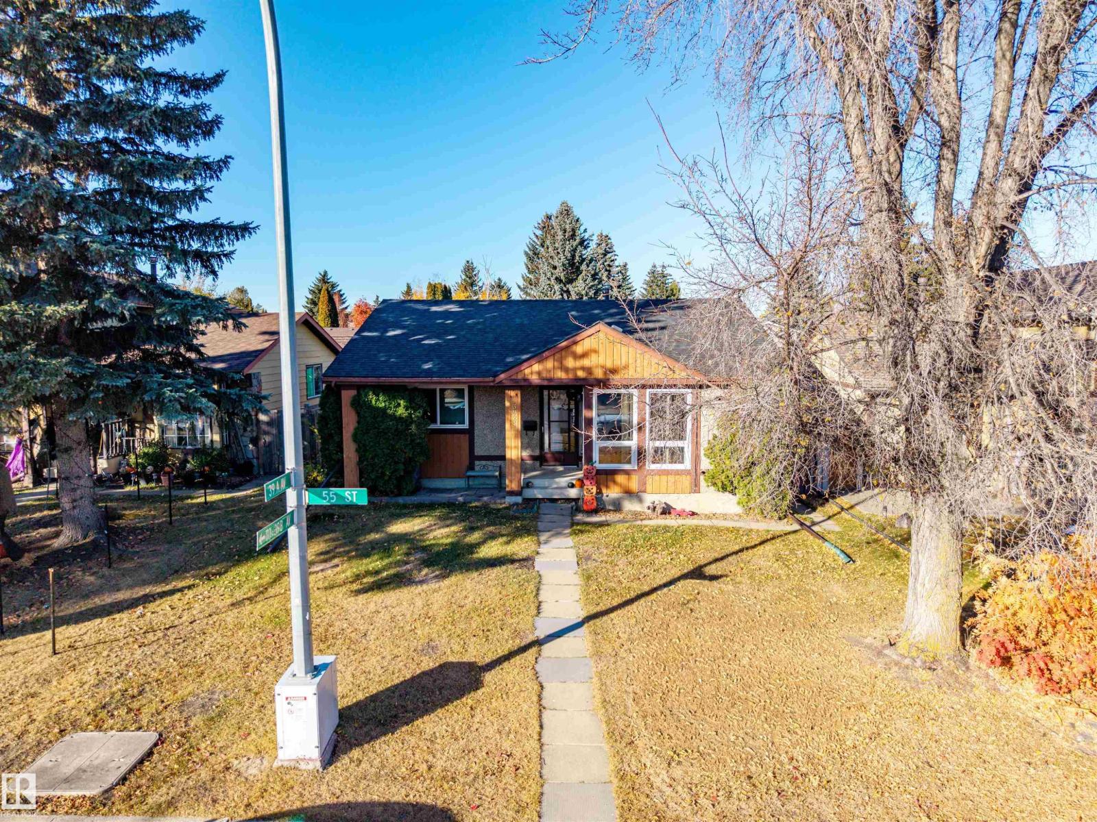 3924 55 ST NW, Edmonton, Alberta