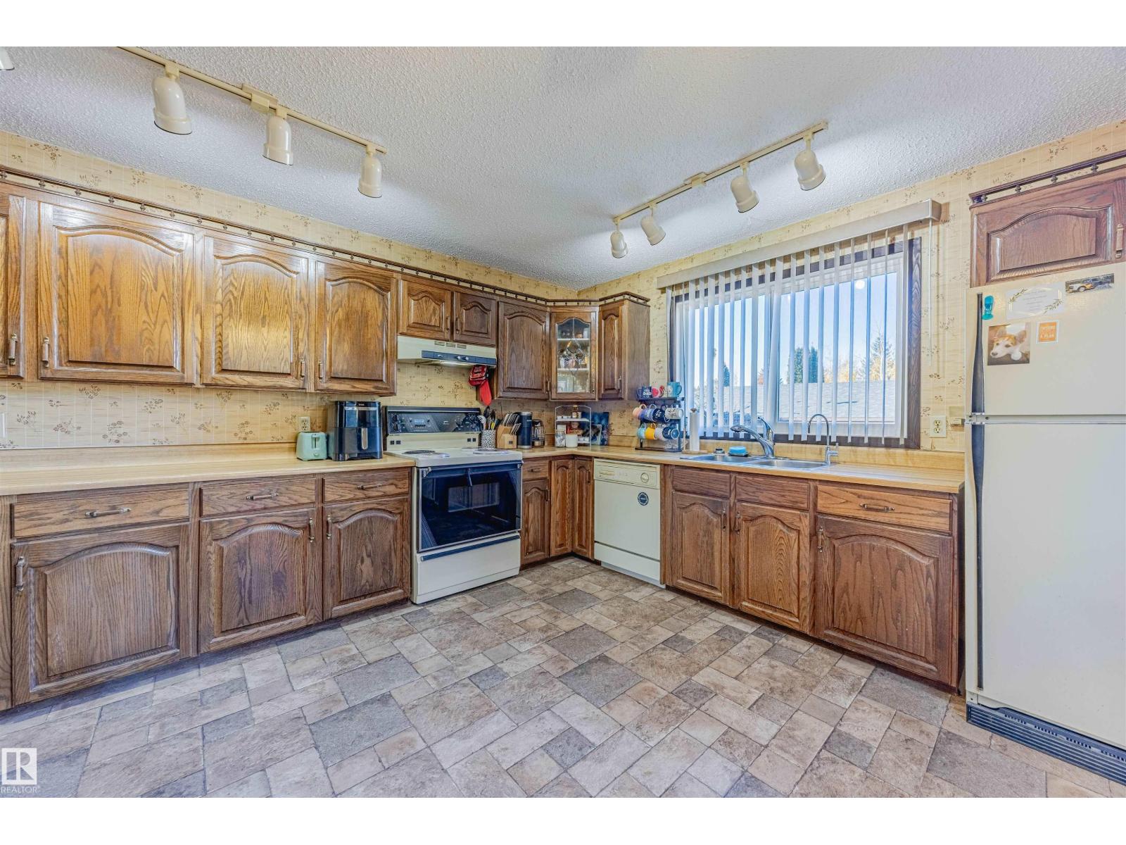 3924 55 St Nw, Edmonton, Alberta  T6L 1C2 - Photo 11 - E4463267