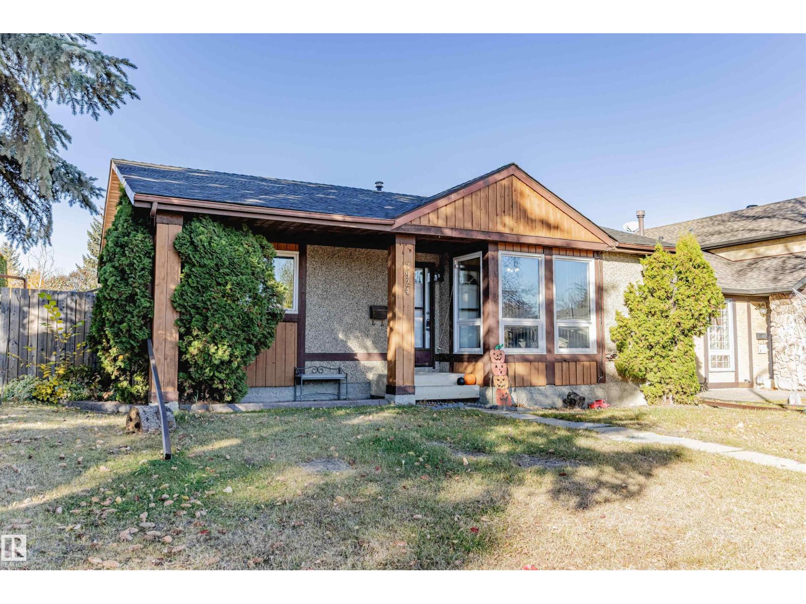 3924 55 St Nw, Edmonton, Alberta  T6L 1C2 - Photo 2 - E4463267