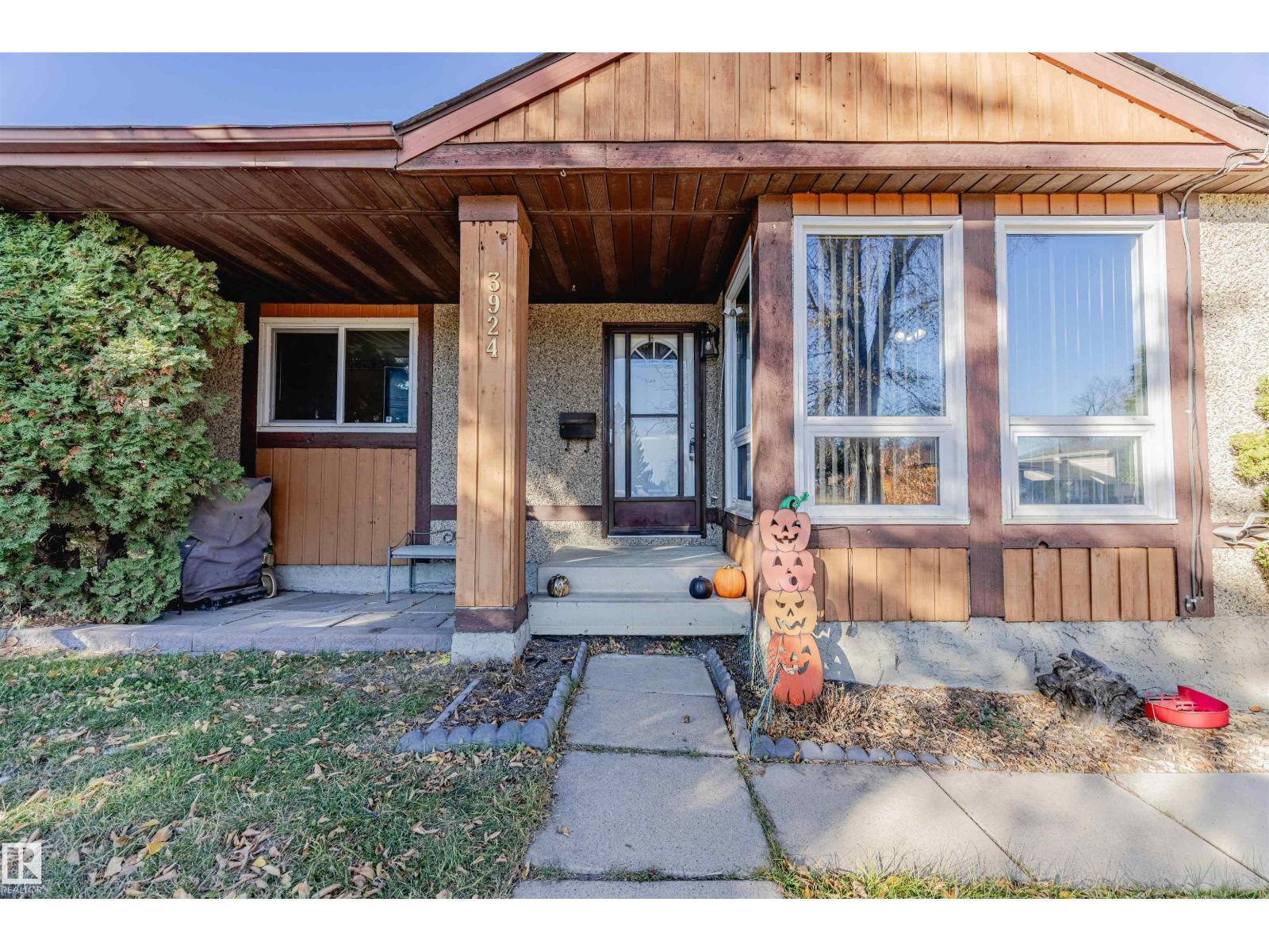 3924 55 St Nw, Edmonton, Alberta  T6L 1C2 - Photo 3 - E4463267