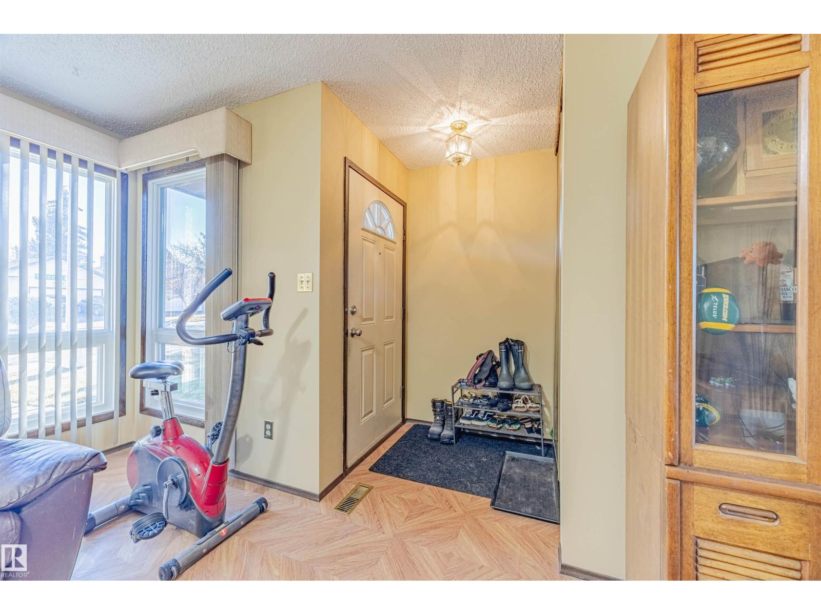 3924 55 St Nw, Edmonton, Alberta  T6L 1C2 - Photo 5 - E4463267