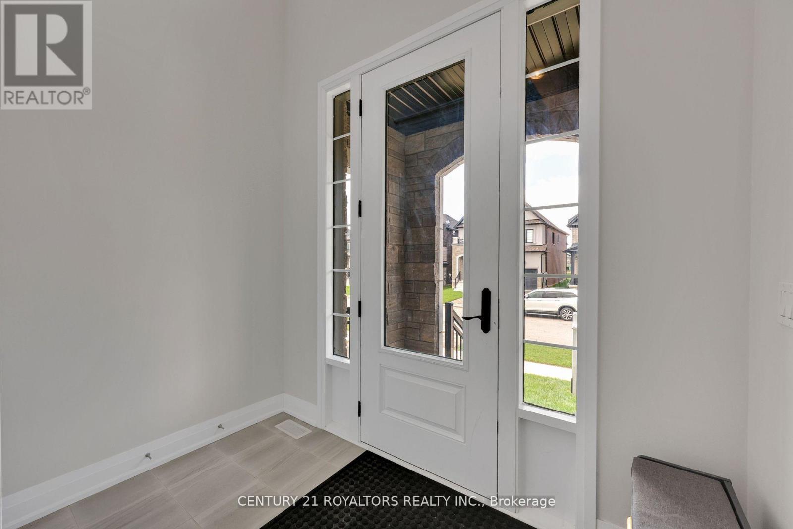 909 Knights Lane, Woodstock, Ontario  N4T 0P7 - Photo 5 - X12479297