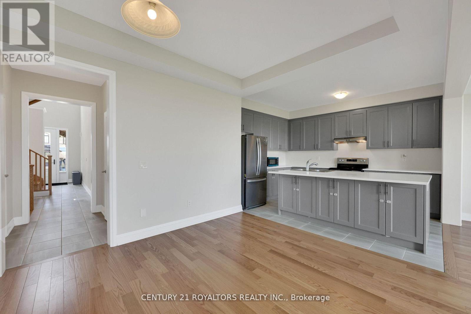 909 Knights Lane, Woodstock, Ontario  N4T 0P7 - Photo 7 - X12479297