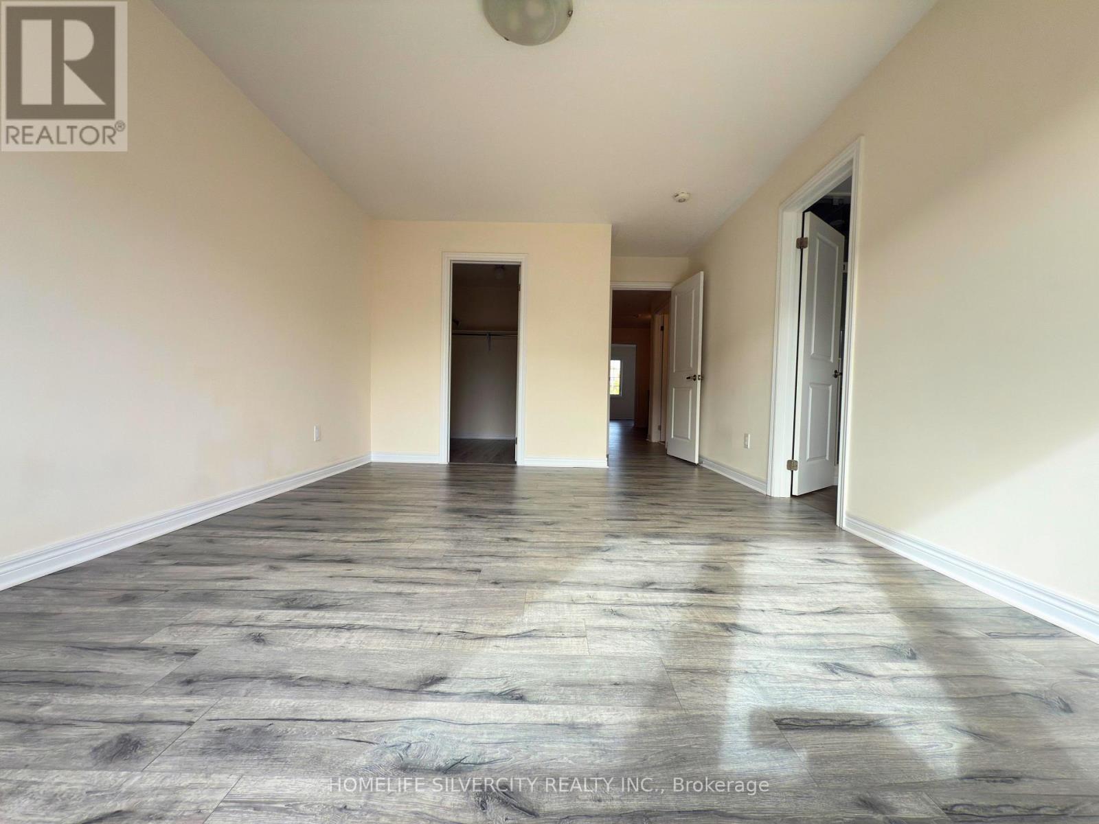 35 Sparkle Drive, Thorold, Ontario  L2V 0H2 - Photo 18 - X12479363