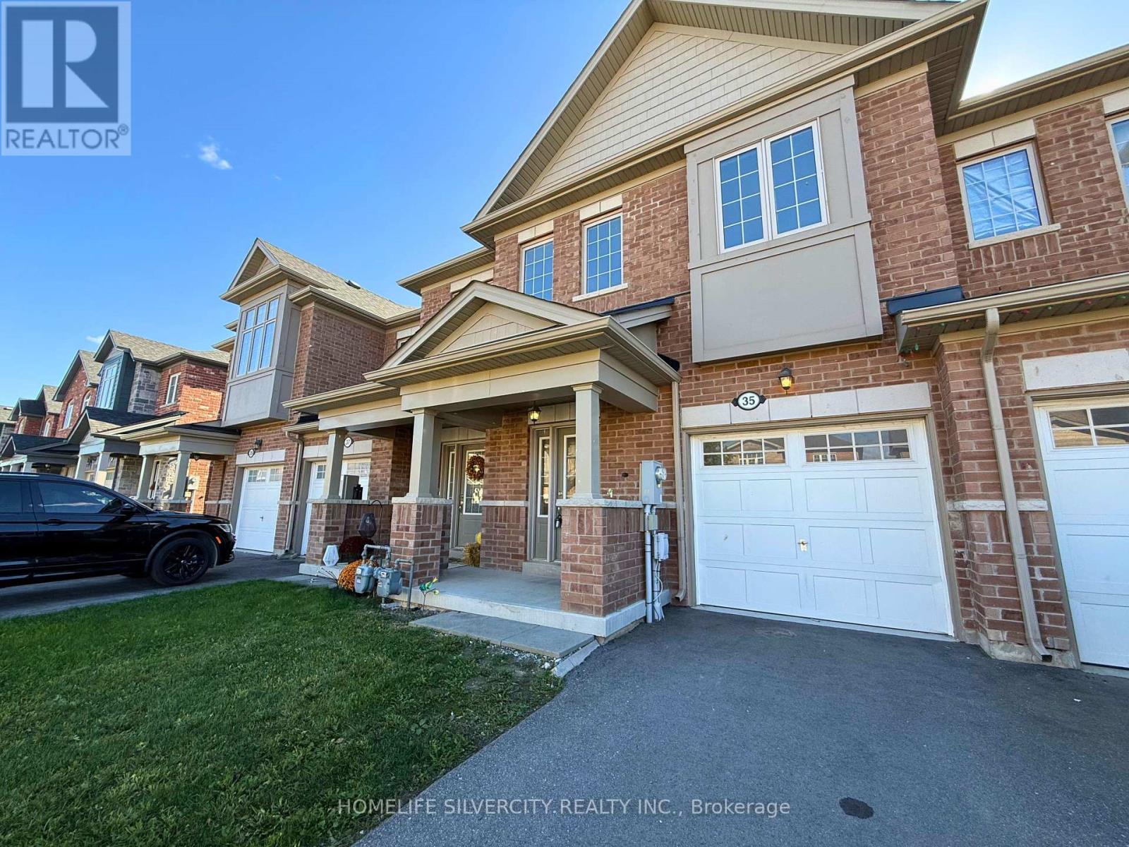 35 Sparkle Drive, Thorold, Ontario  L2V 0H2 - Photo 2 - X12479363