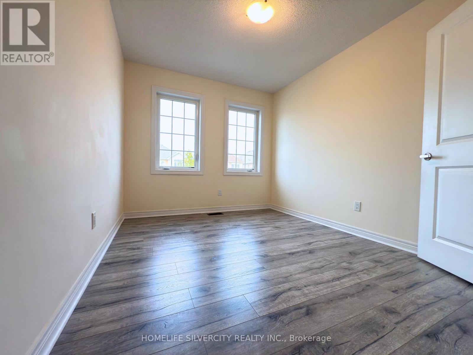 35 Sparkle Drive, Thorold, Ontario  L2V 0H2 - Photo 29 - X12479363