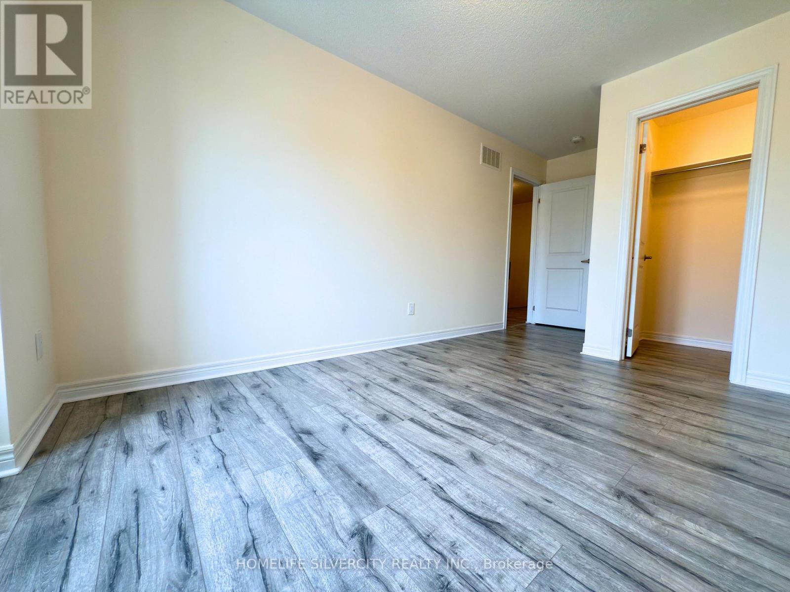 35 Sparkle Drive, Thorold, Ontario  L2V 0H2 - Photo 32 - X12479363