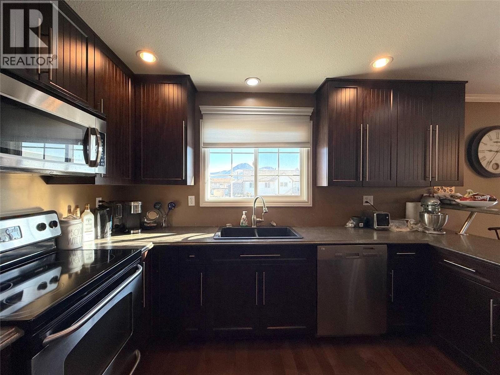 861 Nicolani Street, Kamloops, British Columbia  V2B 8C6 - Photo 9 - 10366424