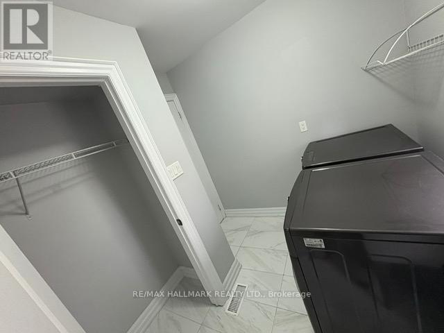 Main - 19 Wyman Crescent, Bradford West Gwillimbury, Ontario  L3Z 3J5 - Photo 5 - N12478405
