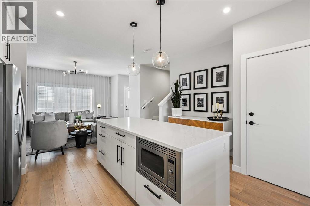 63 Raven Point Se, Calgary, Alberta  T2X 4G4 - Photo 9 - A2261932