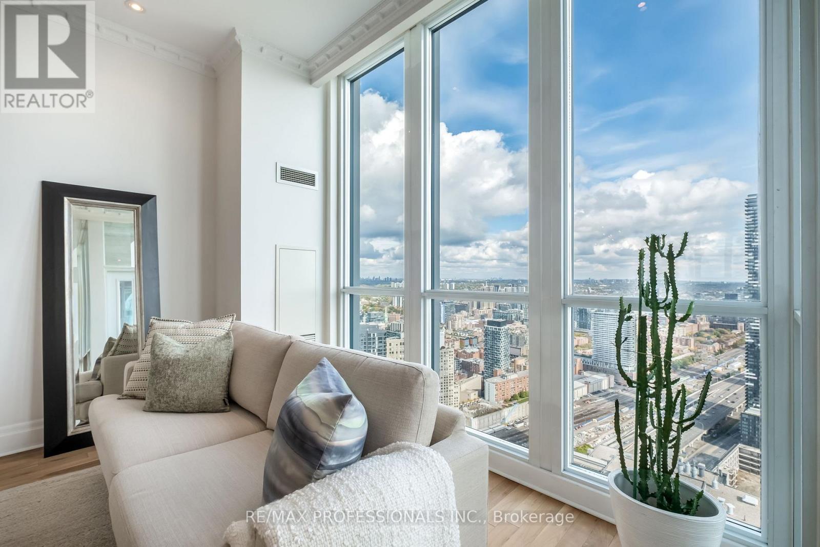 5304 - 16 Harbour Street, Toronto, Ontario  M5J 2Z7 - Photo 18 - C12479410