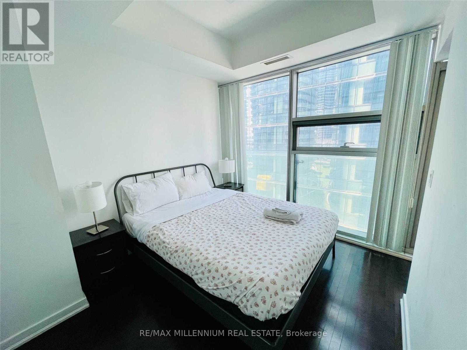 709 - 14 York Street, Toronto, Ontario  M5J 2Z2 - Photo 7 - C12479413
